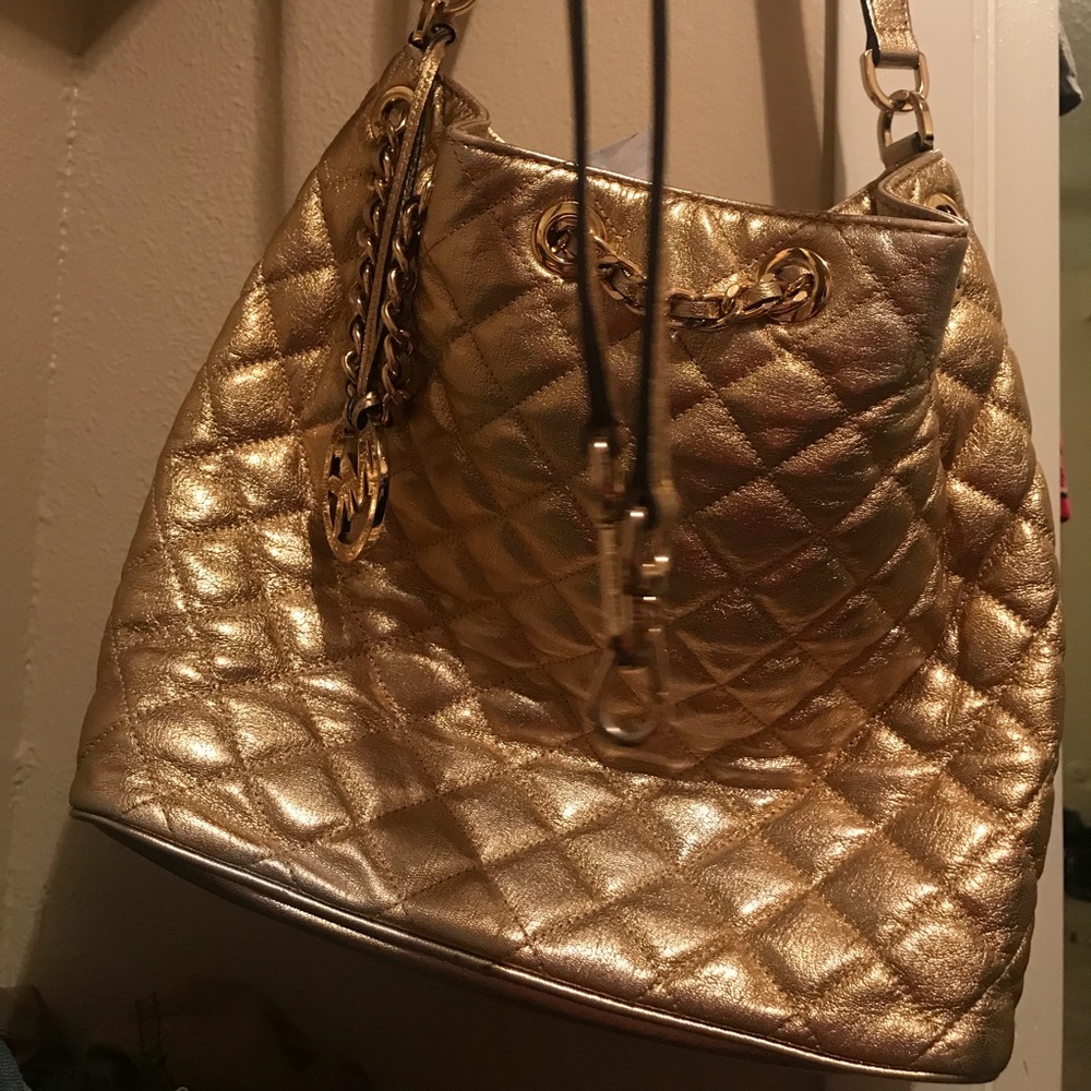 Michael kors bag gently used